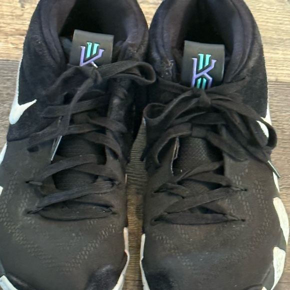 Nike Men’s Black Athletic Basketball Shoes with White Swoosh main image 9